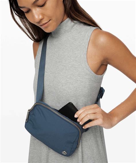 lululemon belt bag dimensions